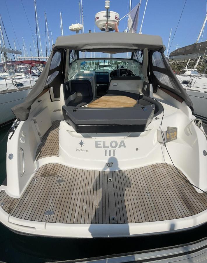 Une Nuit Sur Un Bateau Linge & Menage Inclus Ла Рошел Екстериор снимка